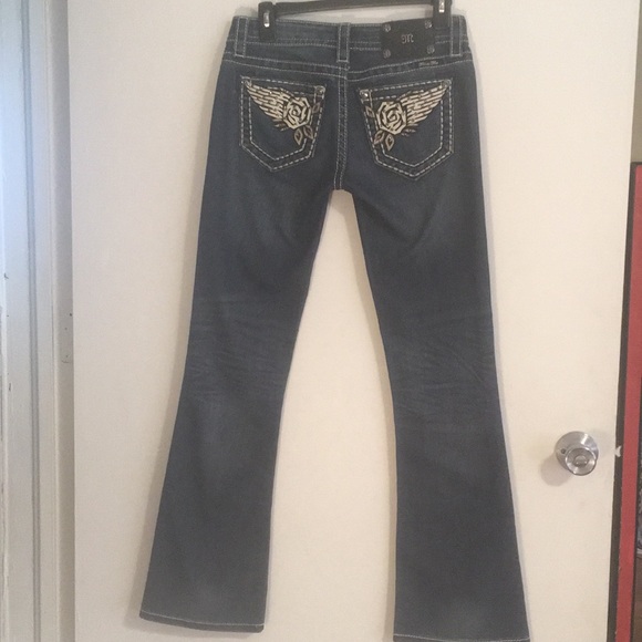 🤩 Miss Me Boot Cut Jeans 👖 Size 26x32 Like New! - Picture 8 of 10